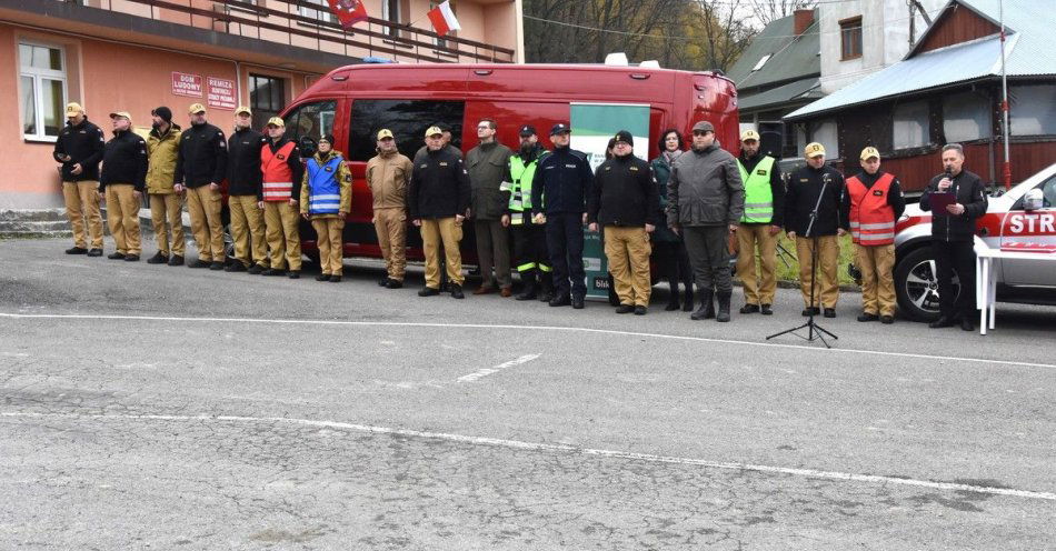 zdjęcie: Służby ćwiczyły akcje ratownicze w Jaworniku Polskim / fot. KPP w Przeworsku KPP Przeworsk
