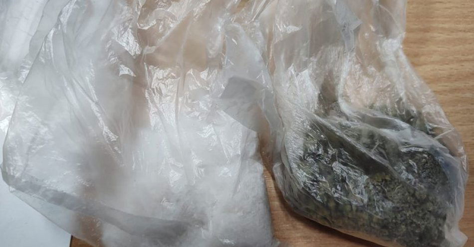 zdjęcie: Jelenia Góra: zatrzymano mężczyznę z narkotykami na 400 porcji / fot. KMP w Jeleniej Górze