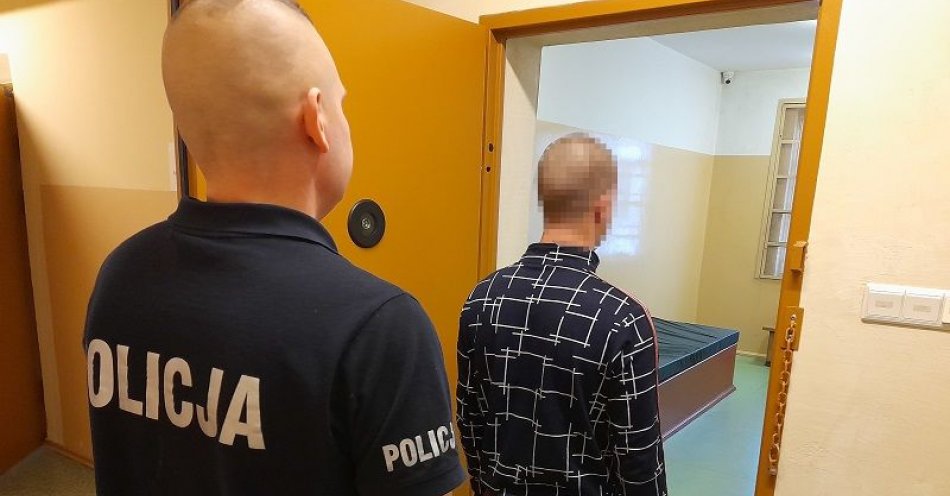 zdjęcie: Pijany kierowca naruszył nietykalność cielesną policjantów / fot. KPP w Lęborku