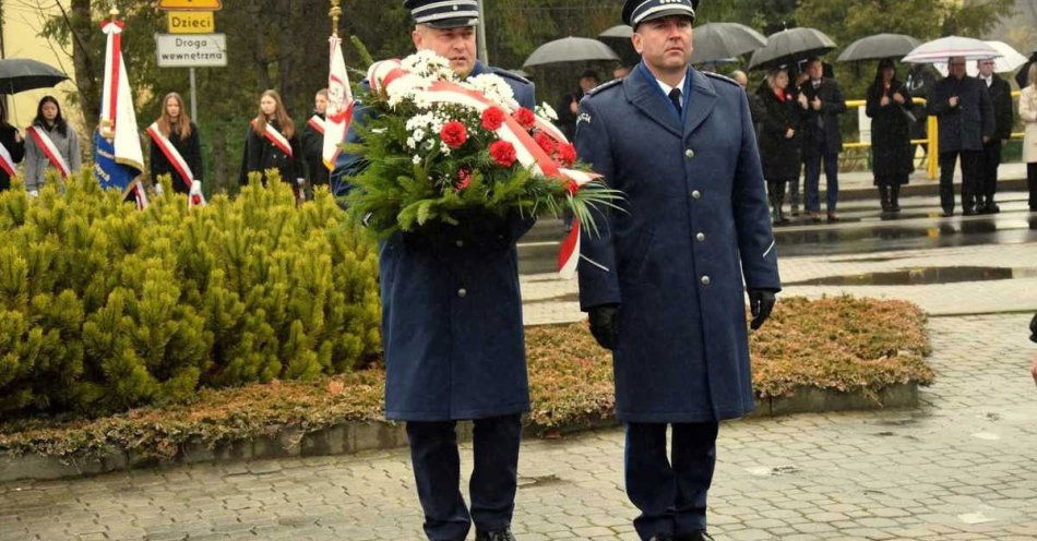 zdjęcie: Ustrzyki: Policja uczciła 107. rocznicę odzyskania niepodległości / fot. KPP w Ustrzykach Dolnych