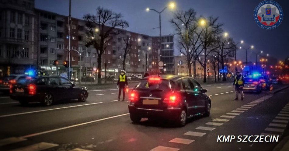 zdjęcie: Wzmożone kontrole na drogach Szczecina podczas długiego weekendu / fot. KMP w Szczecinie