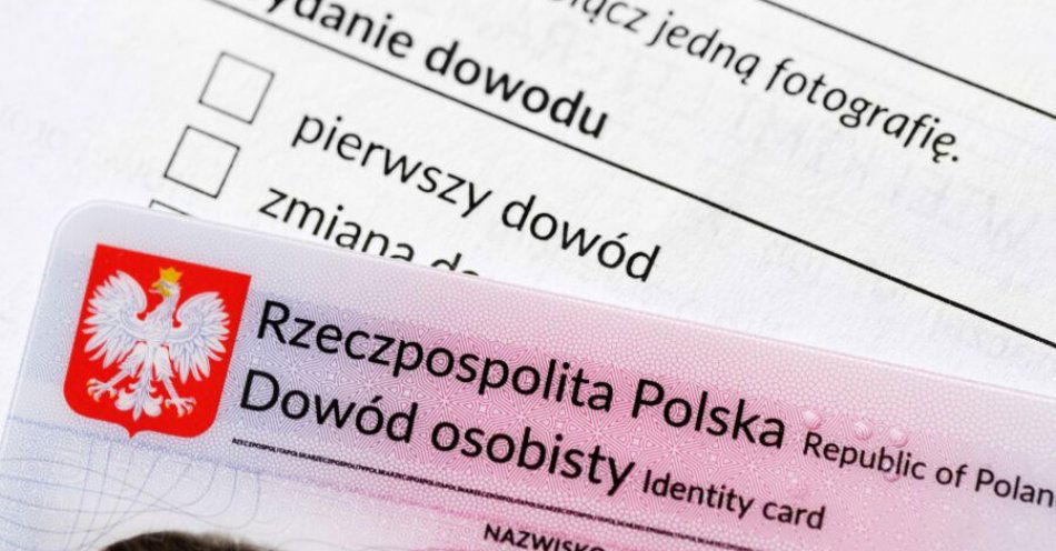 zdjęcie: Przed wyjazdem za granicę sprawdź ważność dowodu osobistego / fot. UM Kraków / Fot. Wydział Spraw Administracyjnych Urzędu Miasta Krakowa