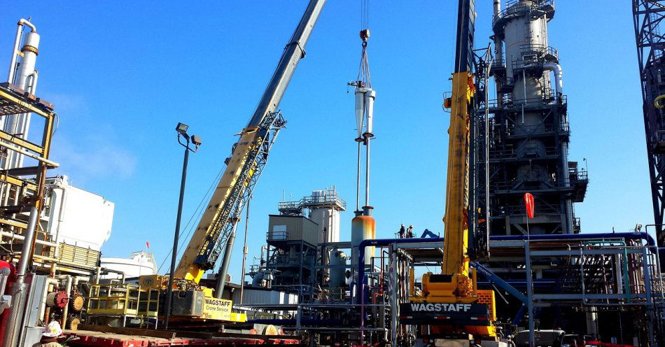 zdjęcie: Pożar w rafinerii. Sytuacja pod kontrolą / pixabay/513863