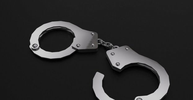 Policjanci zatrzymali nastolatków podejrzanych o kradzież i pobicie 14-latka