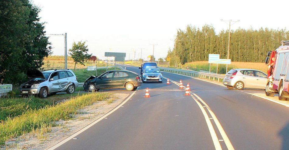 zdjęcie: Ostrożnie na skrzyżowaniach - dwie kolizje w wyniku nieustąpienia pierwszeństwa / fot. KPP w Lipnie