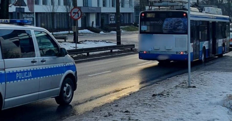 zdjęcie: Szczęśliwy finał poszukiwań zaginionej 13-latki / fot. KMP w Gdyni