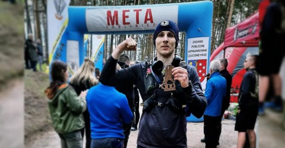 zdjęcie: Koszaliński policjant kolejny raz ukończył bieg „Setka Komandosa” na dystansie 100 km / fot. KMP w Koszalinie