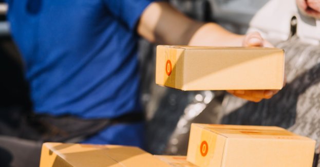 Odpowiedzą za okradanie przesyłek kurierskich