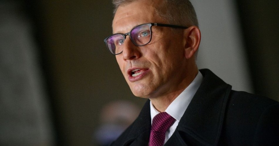 zdjęcie: Sąd: kary w zawieszeniu dla b. prezesa NIK Krzysztofa Kwiatkowskiego i b.szefa klubu PSL Jana Burego / Warszawa, 15.11.2021. Senator niezależny Krzysztof Kwiatkowski podczas konferencji prasowej dot. 