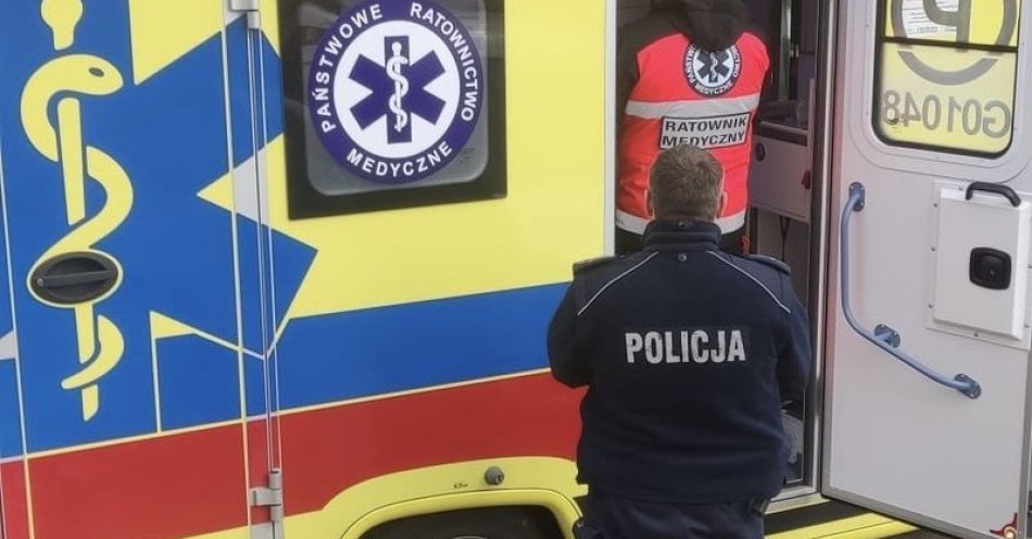 zdjęcie: Interwencja dzielnicowych z Redy - mieszkanka potrzebowała pomocy / fot. KPP w Wejherowie