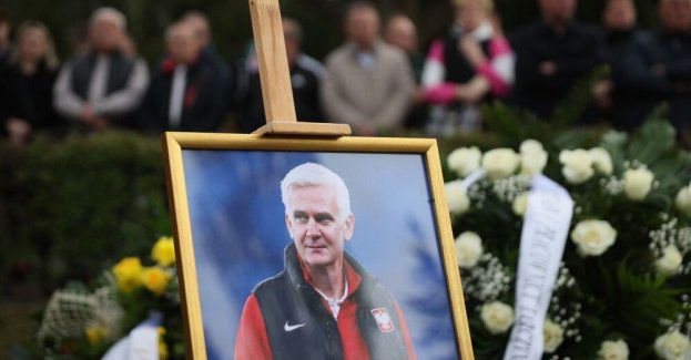 Tłumy pożegnały Jacka Magierę na Cmentarzu Wojskowym na Powązkach