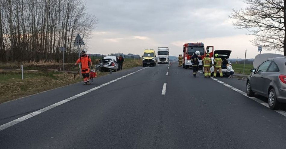 zdjęcie: Policjanci obsługiwali 3 kolizje, w których udział wzięło 5 pojazdów / fot. KPP w Lwówku Śląskim