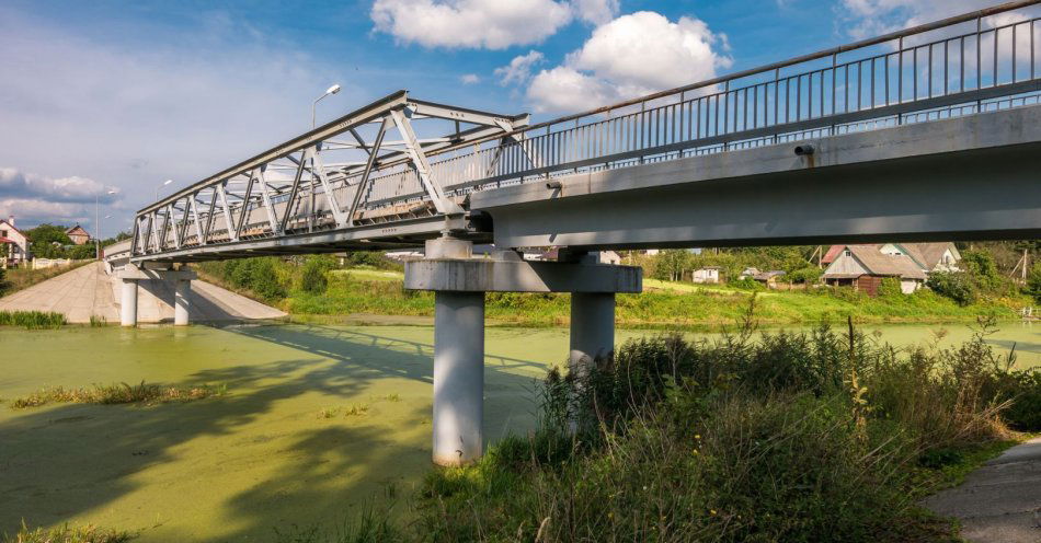 zdjęcie: Niemal 4,2 mln zł  za remont dwóch mostów / v9927181