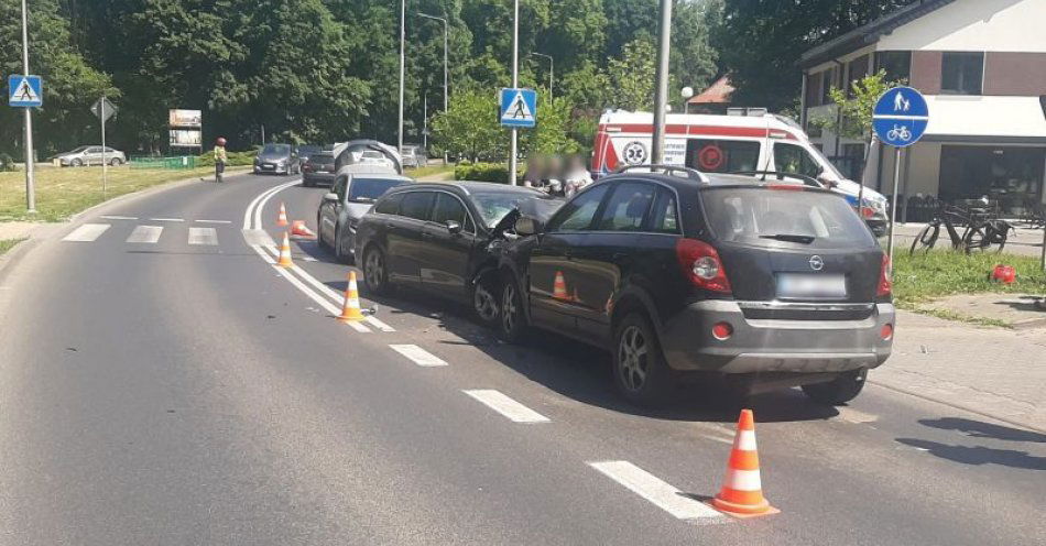 zdjęcie: Zderzenie czołowe na dk-15  w Miliczu / fot. KPP w Miliczu