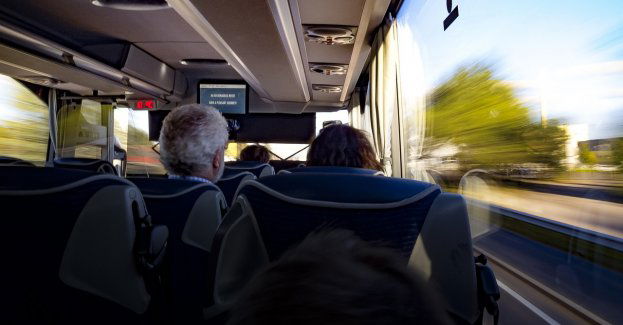 Dla własnego bezpieczeństwa zawsze się trzymaj w środkach komunikacji miejskiej