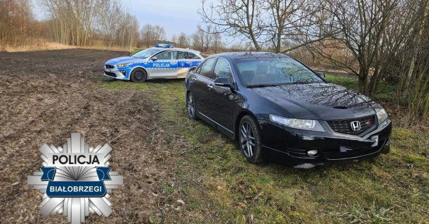 Policjanci z Białobrzegów po pościgu zatrzymali 26-latka, który nie zatrzymał się do kontroli drogowej