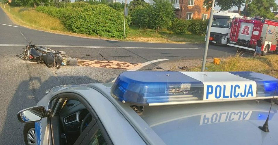 zdjęcie: Niebezpieczna kolizja ciężarówki z motocyklem / fot. KPP w Kutnie