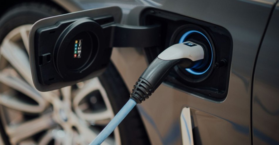 zdjęcie: Biała księga BEV Arval Consulting: poznaj sześć największych mitów o autach elektrycznych we flotach / fot. nadesłane