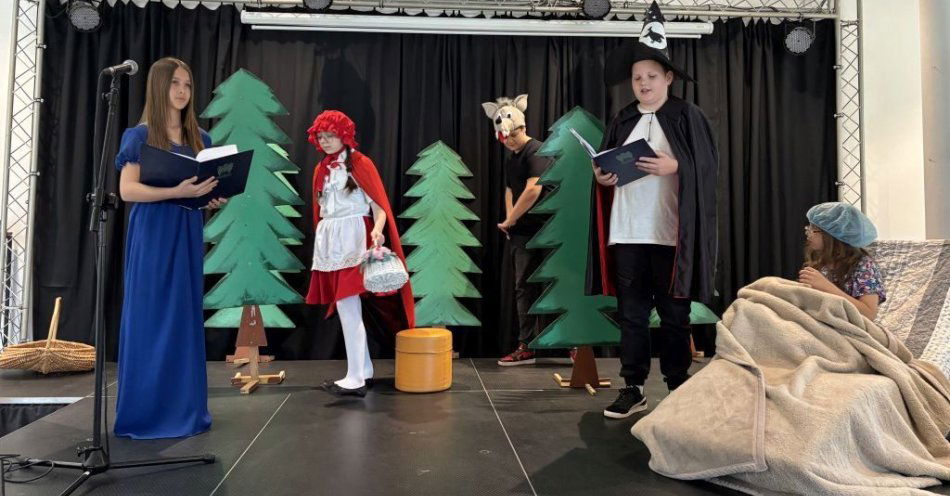 zdjęcie: Powiatowy etap Przeglądu Małych Form Teatralnych / fot. KPP Końskie