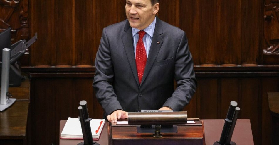 zdjęcie: Szef MSZ: wycofałem zgodę na funkcjonowanie rosyjskiego konsulatu w Gdańsku / Warszawa, 19.11.2025. Wicepremier, szef MSZ Radosław Sikorski podczas wystąpienia na sali obrad Sejmu, 19 bm. (aldg) PAP/Albert Zawada