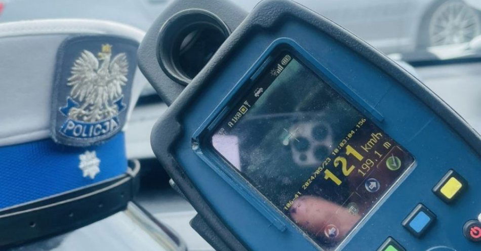 zdjęcie: 22- latek pędził w obszarze zabudowanym ponad 120km/h / fot. KPP Ostrów Wielkopolski