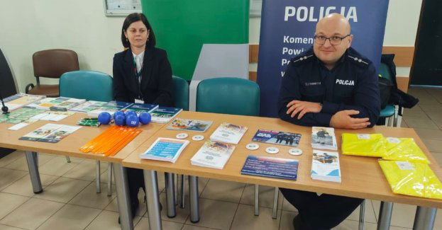 Bezpieczny senior: Policja i ZUS ostrzegają przed oszustami