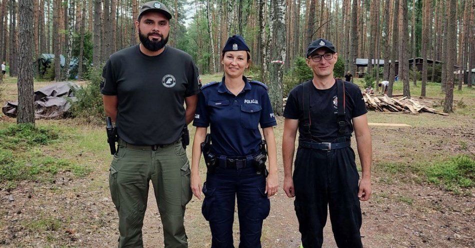 zdjęcie: Policjanci z Koronowa wraz z innymi służbami kontrolują obozowiska / fot. KWP w Bydgoszczy