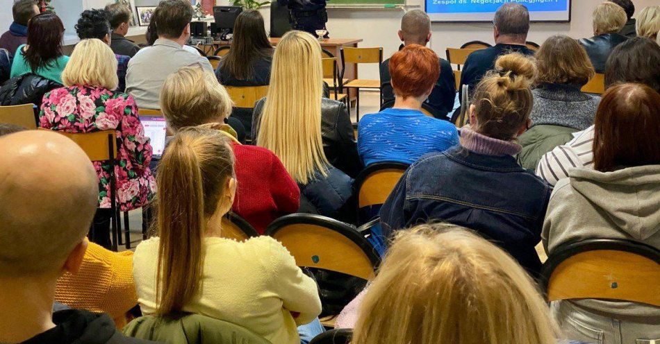 zdjęcie: Policjanci w CKZiU uczą reagowania na zagrożenia / fot. KMP w Sosnowcu