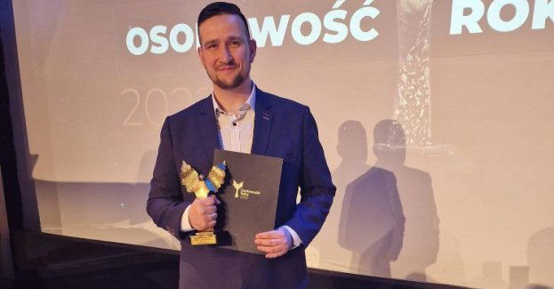 Dzielnicowy z powiatu krakowskiego otrzymał tytuł Osobowości Roku 2022 za działalność charytatywną na rzecz chorych na SMA