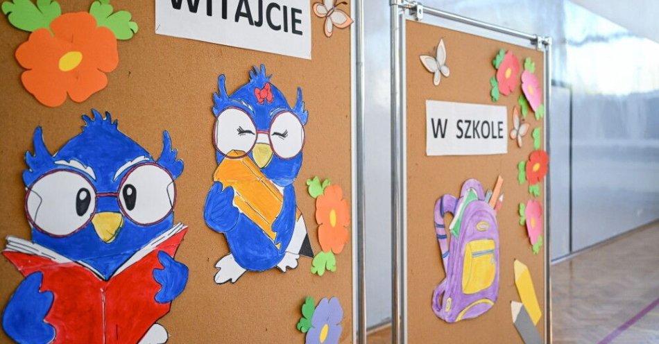 zdjęcie: W bazach kuratorów jest 12,7 tys. ofert pracy dla nauczycieli, najwięcej w przedszkolach / fot. PAP