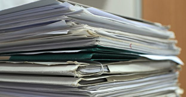 Trzy osoby oskarżone o oszustwa podatkowe; straty budżetu państwa to 2 mln zł