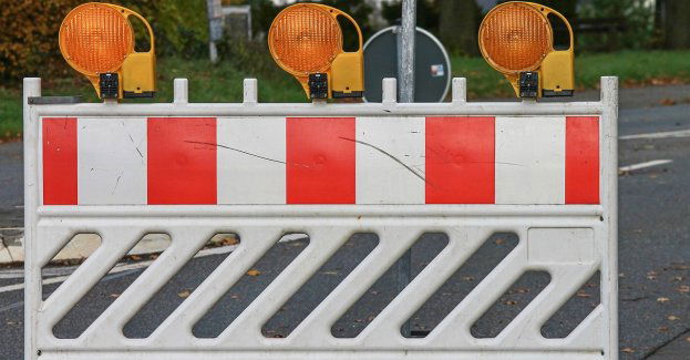 2 osoby zginęły, a 8 zostało rannych w zderzeniu busa z autem osobowym (aktl.2)