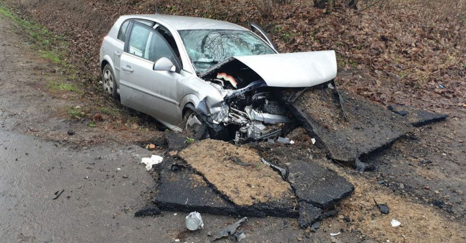 zdjęcie: Jazdę zakończył w przydrożnym rowie / fot. KPP Brodnica