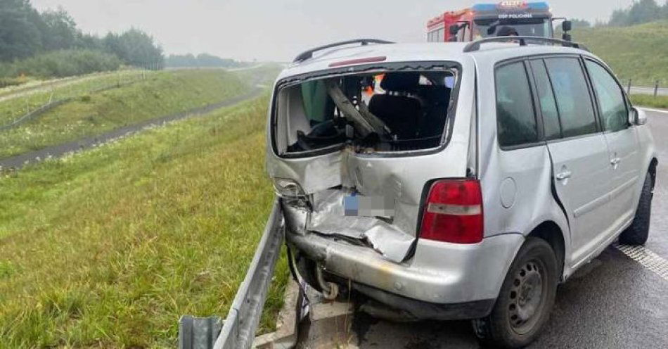 zdjęcie: GROŹNE ZDARZENIE NA EKSPRESÓWCE S19 / fot. KPP Kraśnik