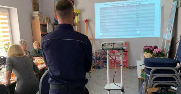 Edukacja seniorów przez węgrowskich policjantów oraz ZUS