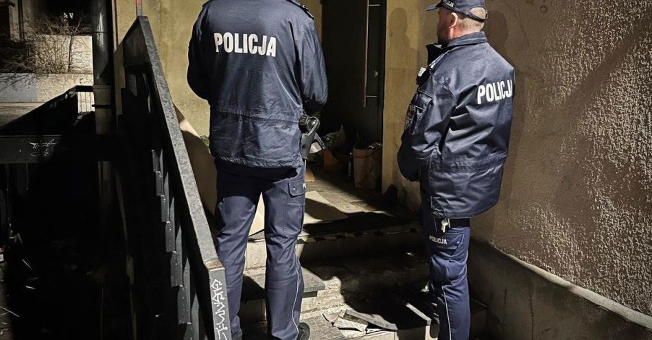 zdjęcie: Zimno zagraża życiu Reagujmy i ratujmy osoby bezdomne / fot. KMP w Łodzi
