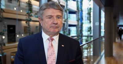 UE szuka nowych źródeł finansowania wieloletniego budżetu. Rozważa podatek od gier hazardowych online i zysków z kryptowalut