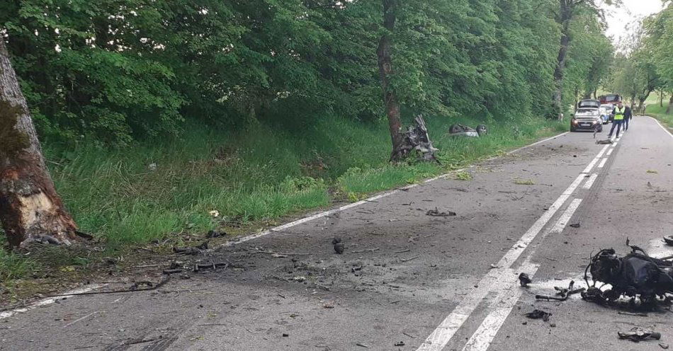 zdjęcie: Śmiertelny wypadek na trasie Klimki - Perły. Policjanci wyjaśniają przyczyny zdarzenia / fot. KPP w Węgorzewie