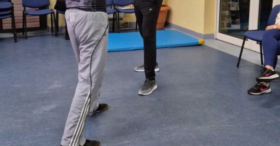 zdjęcie: Kurs samoobrony dla kobiet w iławskiej komendzie z okazji 100-lecia / fot. KPP w Iławie Ćwiczenia z samoobrony dla kobiet w policji