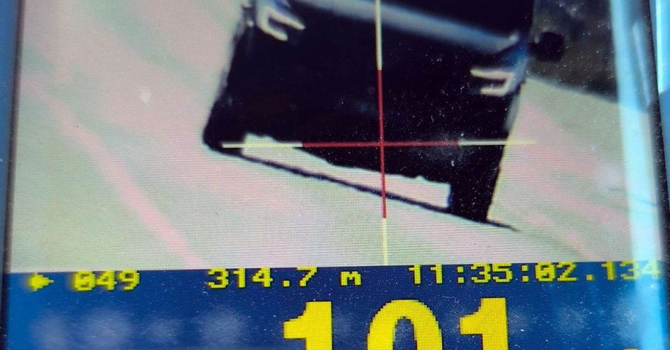 zdjęcie: Piracka jazda w Mdzewie: kierowca zatrzymany za 101 km/h / fot. KPP w Mławie