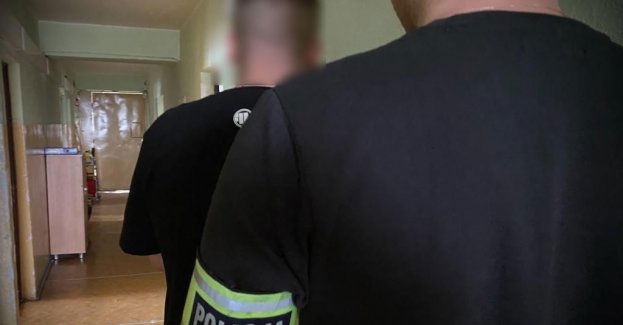 Kryminalni zatrzymali 37-latka za kradzież 7 butelek whisky