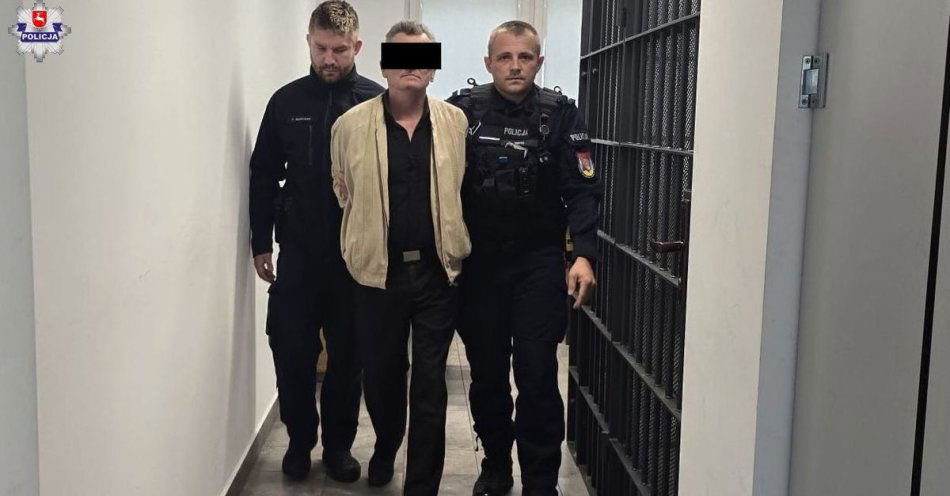 zdjęcie: Z atrapą broni przyszedł do kancelarii komorniczej. Pijany 57-latek zatrzymany / fot. KPP Biłgoraj