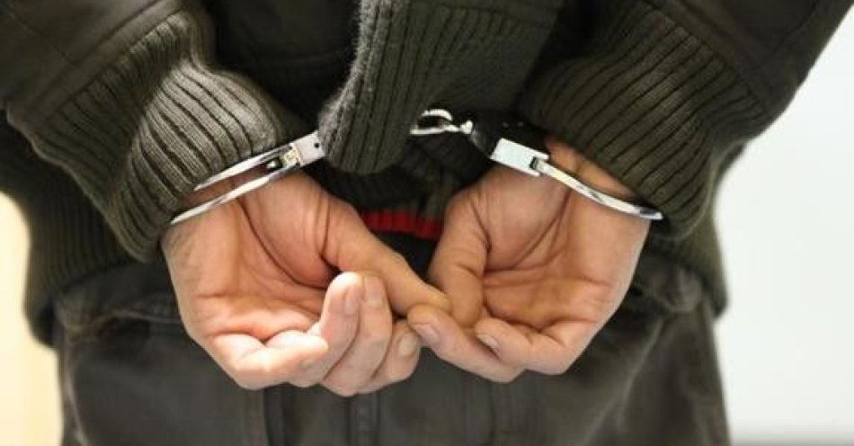 zdjęcie: Kostką brukową uszkodził ciężarówkę i wyrządził straty 20 000 zł / fot. KPP Jarocin