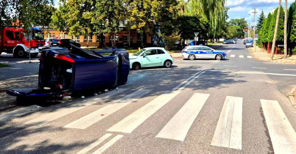 zdjęcie: Skrzyżowanie ulic Niepodległości oraz Zwolińskiego-groźnie wyglądające zdarzenie / fot. KPP w Rawie Mazowieckiej