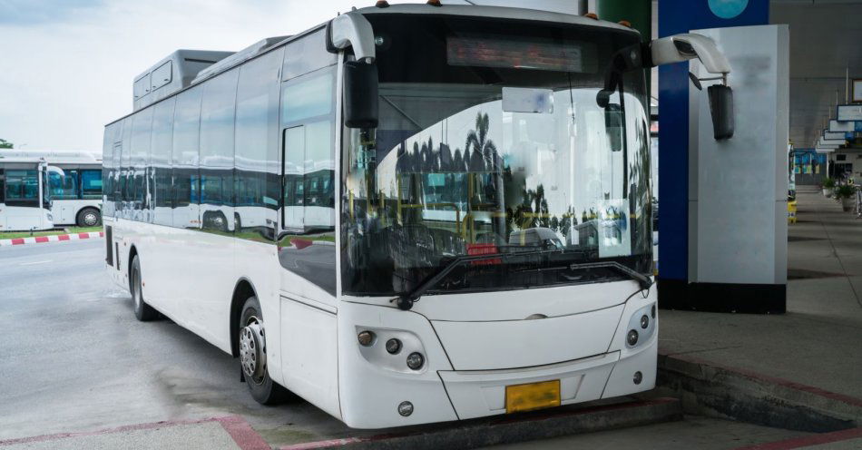 zdjęcie: Prawie 60 mln zł dla samorządów na przewozy autobusowe / v36191948