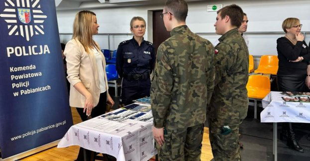 Pabianicka Policja na Targach Akademickich