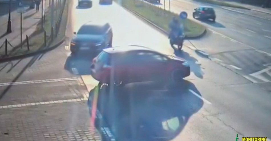 zdjęcie: Wymusiła pierwszeństwo na Alei Wojska Polskiego. Motocyklista ranny / fot. KMP Zielona Góra wypadek