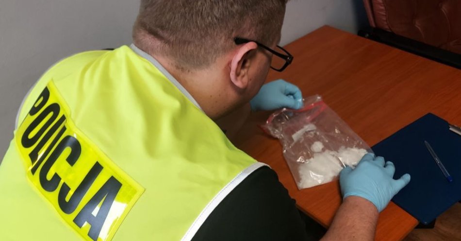 zdjęcie: Łowicz: zatrzymany za 100 g 4 CMC może trafić do więzienia / fot. KPP w Łowiczu