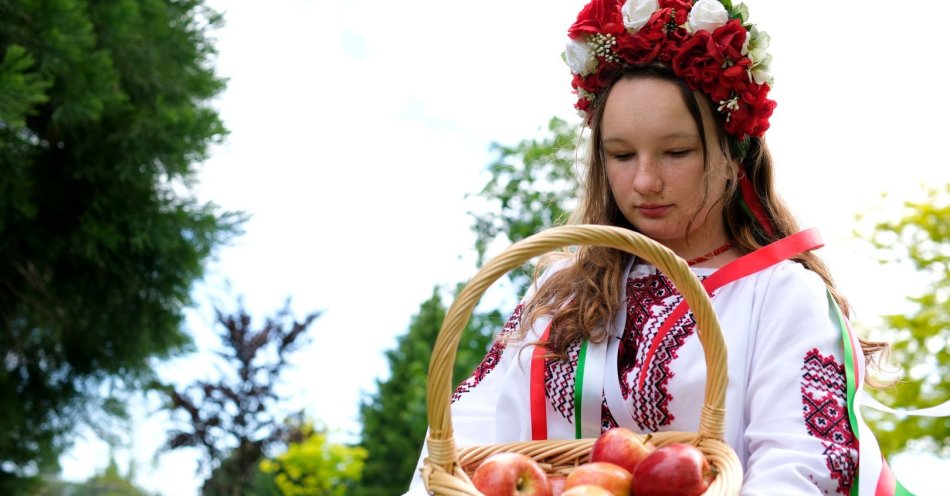 zdjęcie: Gdy ktoś próbuje odebrać nam religię, odbiera nam ważną część polskości / v47063927