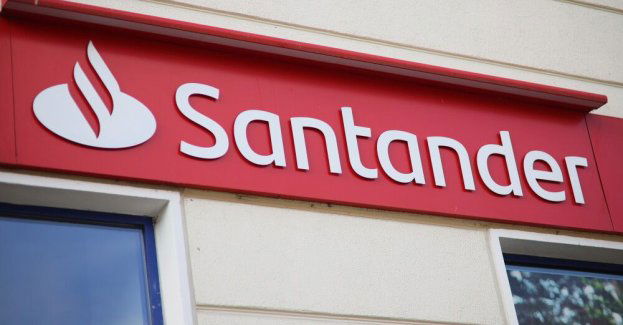 Policja: atak na klientów banku Santander to tzw. skimming